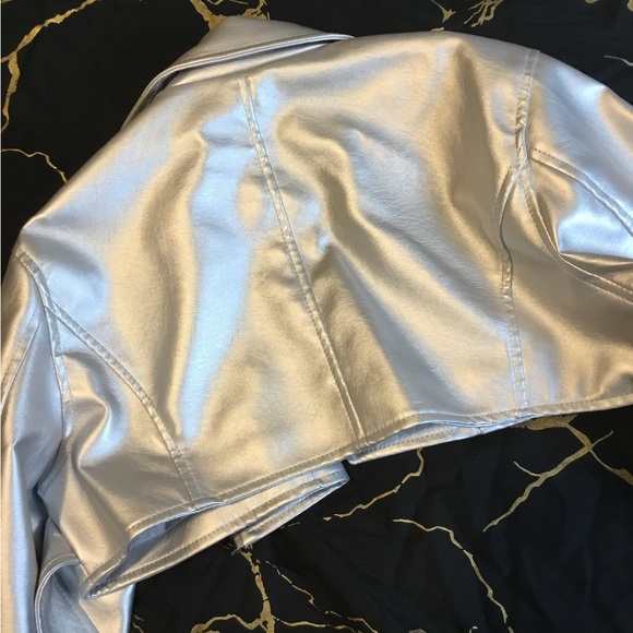 Fashion Nova Crop Leather Jacket-Silver Medium - Picture 4 of 4